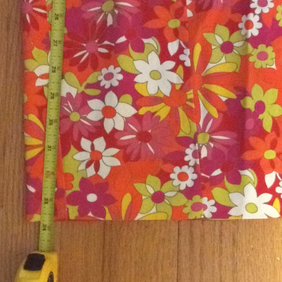 Beautiful slim fitting floral dress - Picture 7 of 7